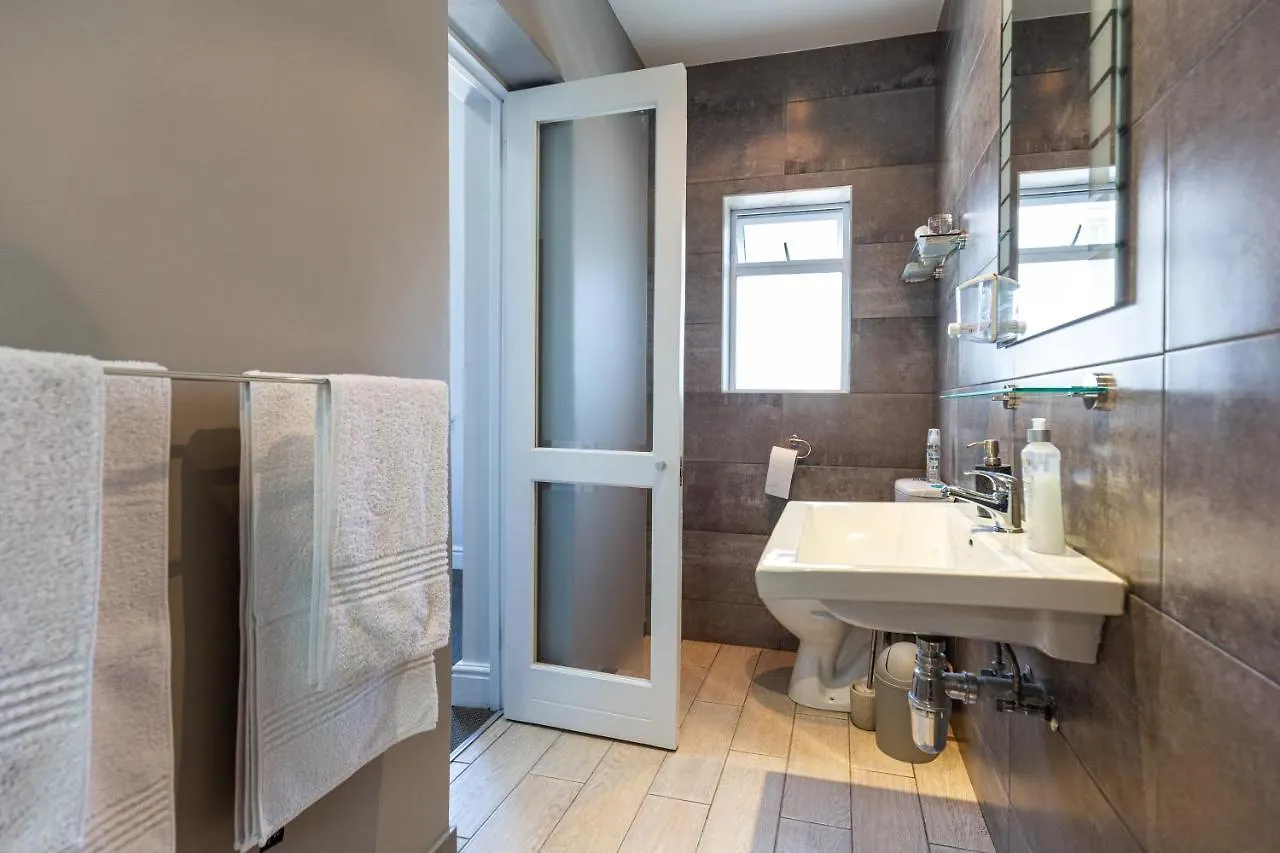 4 On Varneys Guest House Cape Town