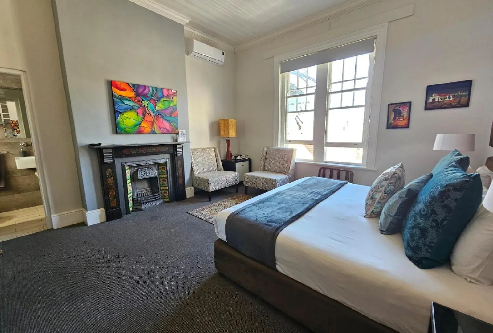 4 On Varneys Guest House Cape Town